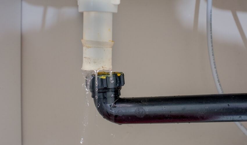 how to fix a leaky pipe